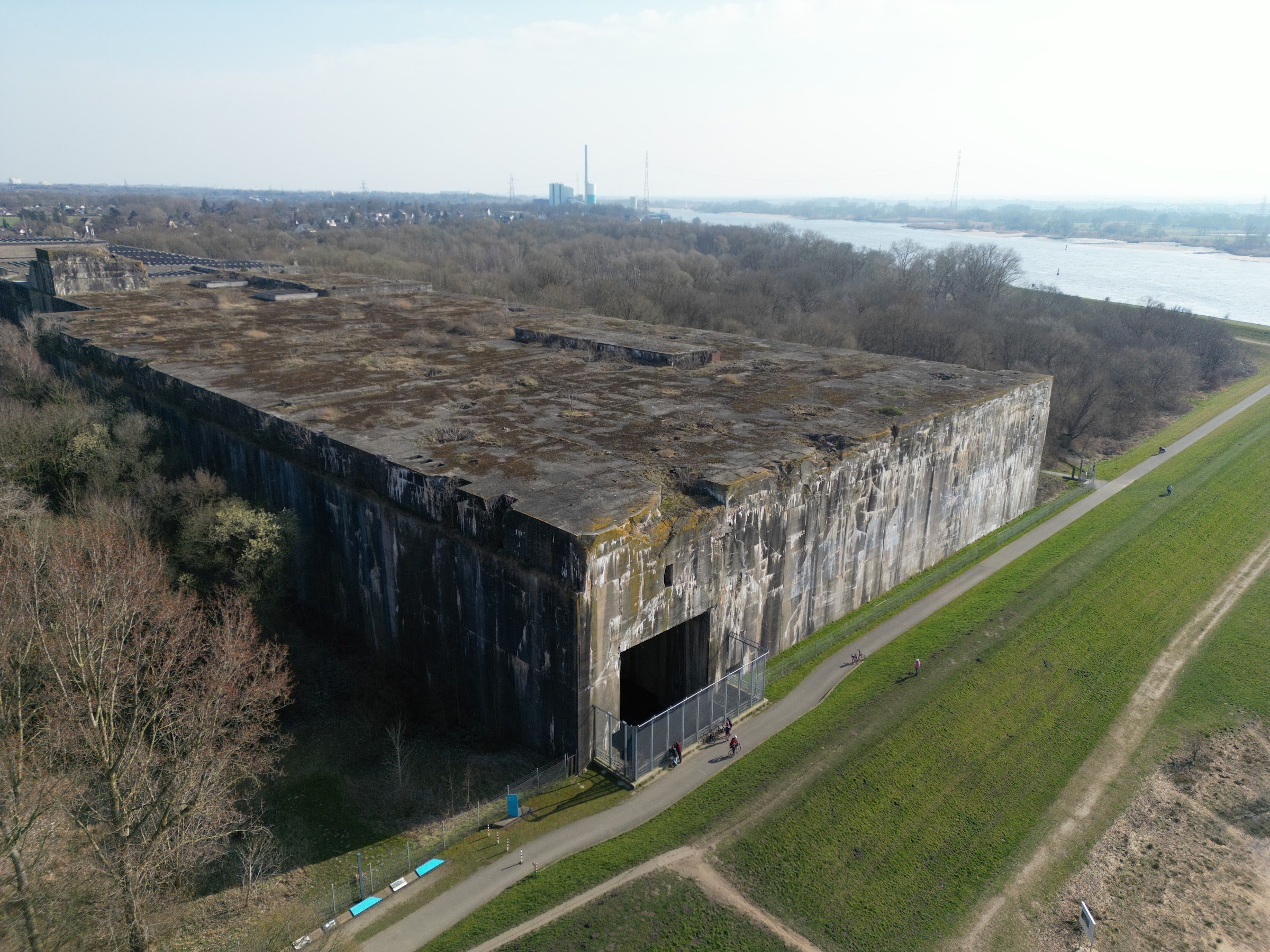 Denkort Bunker Valentin (Valentin submarine pens)